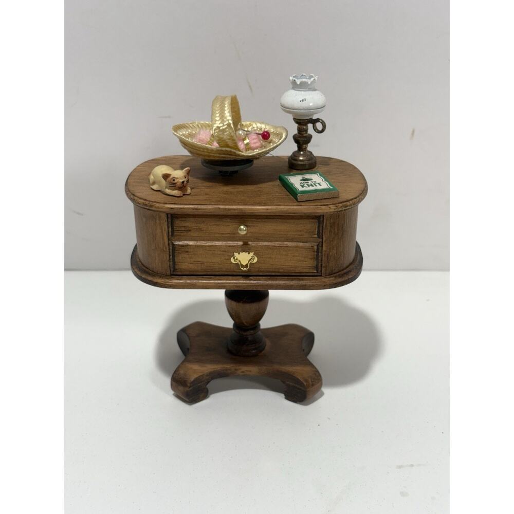 Berkeley Designs‎ Side Table Knit Basket Lamp Music Box Plays My Favorite Things